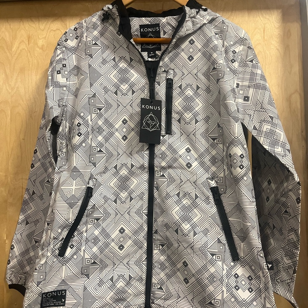 Konus Black and White Geometric Jacket